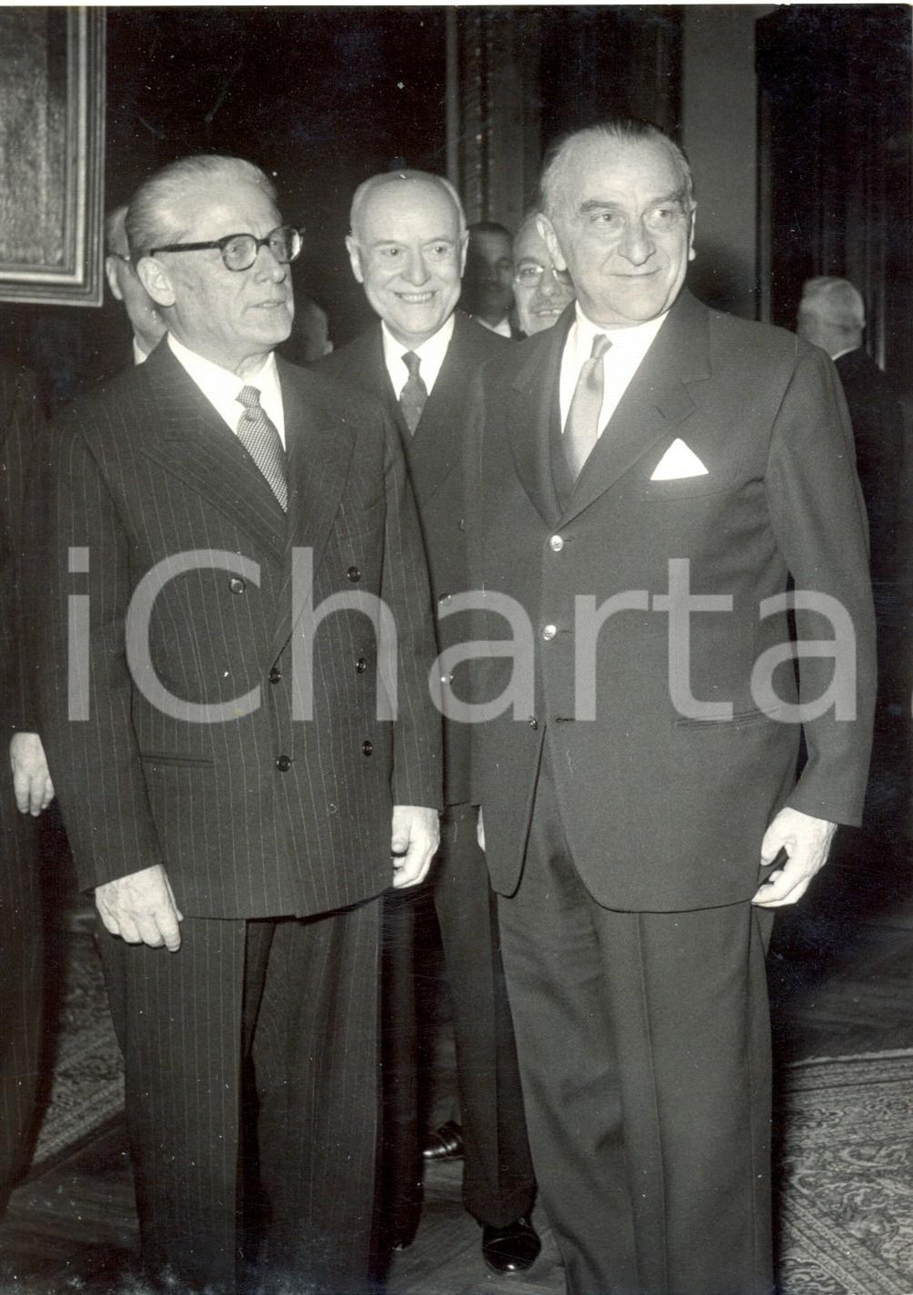 Fotografia d epoca originale 1957 ROMA PALAZZO MADAMA Giovanni GRONCHI riceve Cesare MERZAGORA per auguri 1