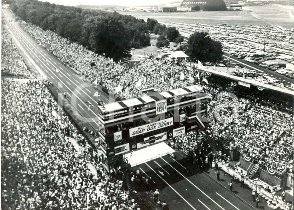 Fotografia d epoca originale 1971 AKRON OHIO  AUTOMOBILISMO  Veduta aerea della corsa SOAP BOX DERBY 1