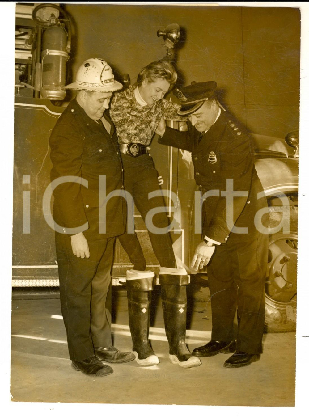 Fotografia d epoca originale 1961 CANADA Mick MICHEYL caporal d honneur des pompiers de QUEBEC Photo 13x18 1