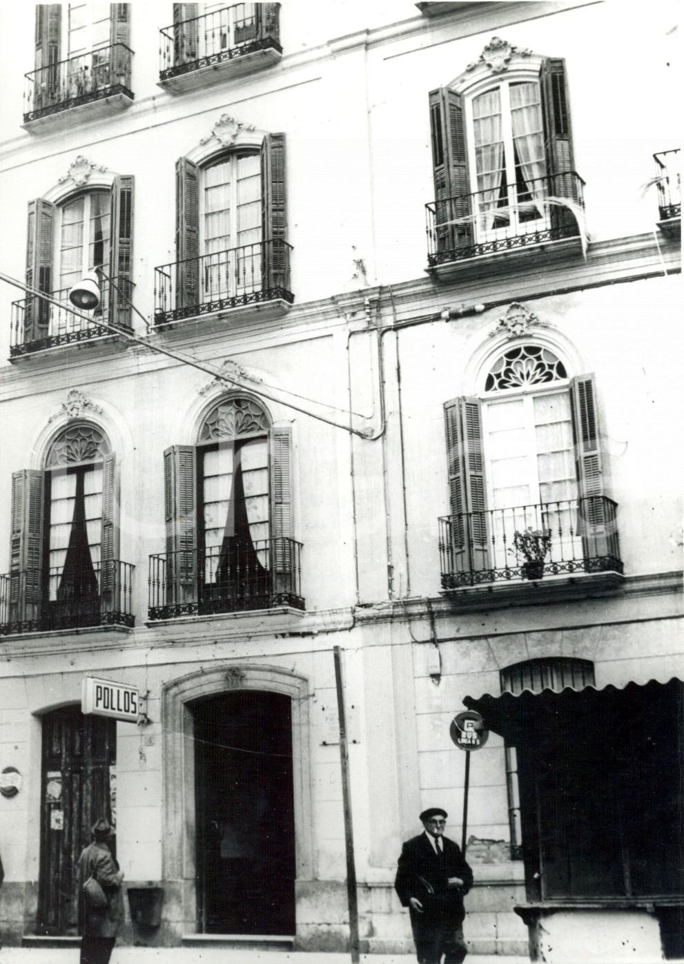 Fotografia d epoca originale 1973 MALAGA  PIAZZA DELLA MERCEDE N.15  Casa natale di Pablo PICASSO Foto 1