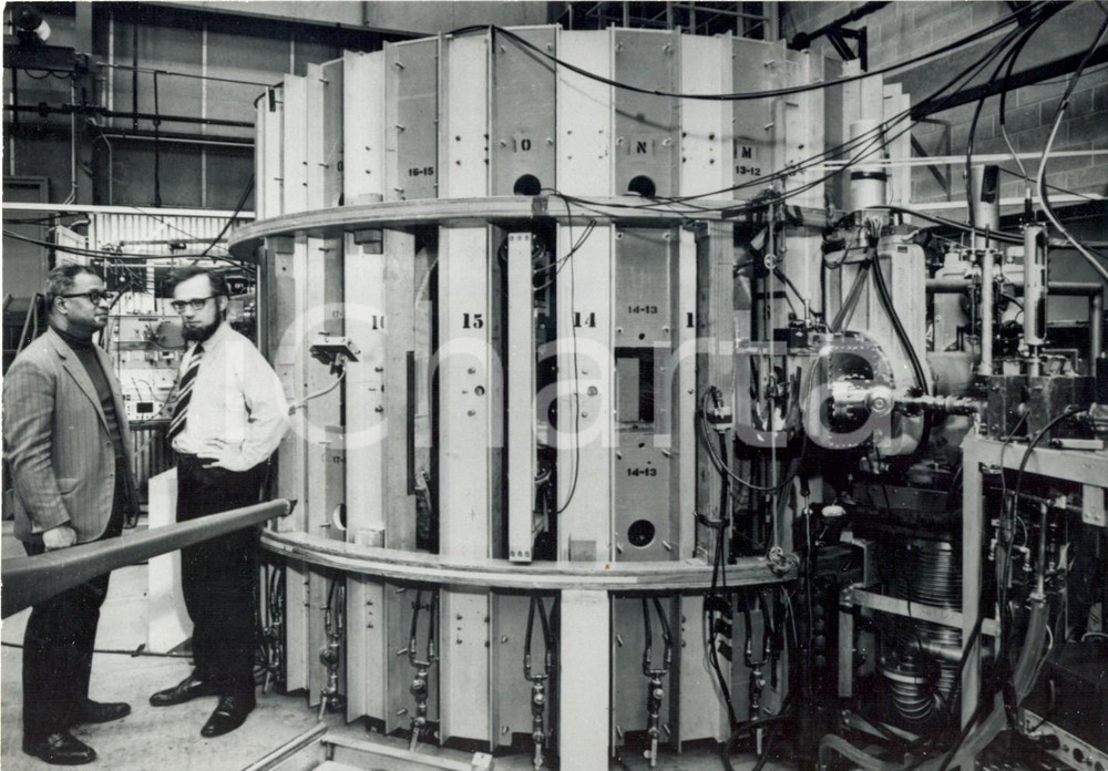 Fotografia d epoca originale 1973 PRINCETOWN Robert ELLIS Harold SMITH studiano compressore energia elettrica 1