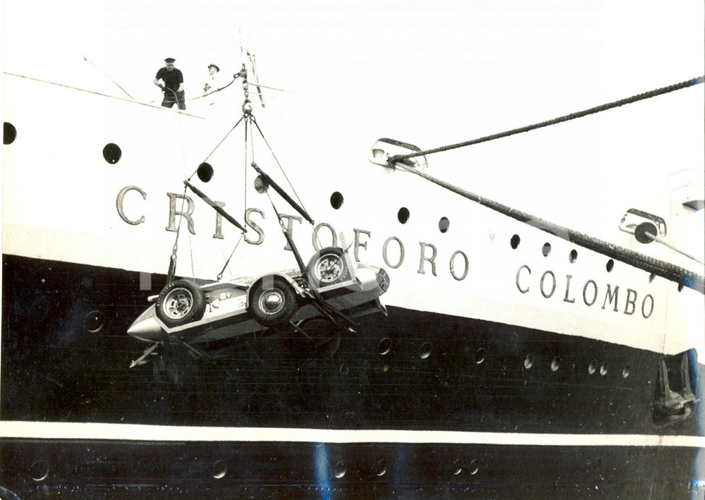 Fotografia d epoca originale 1958 GENOVA  MONZA 500 MIGLIA Auto da corsa sbarca da Cristoforo COLOMBO 1