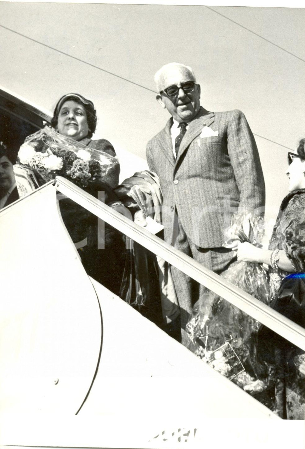 Fotografia d epoca originale 1955 ROMA CIAMPINO Achille LAURO in partenza per le nozze di Maria Pia di Savoia 1