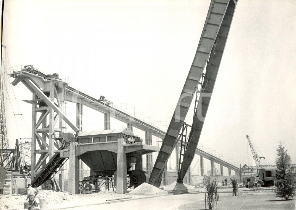 Fotografia d epoca originale 1950 ca PALERMO  Nuova centrale elettrica STES in costruzione Foto 18x13 cm 1