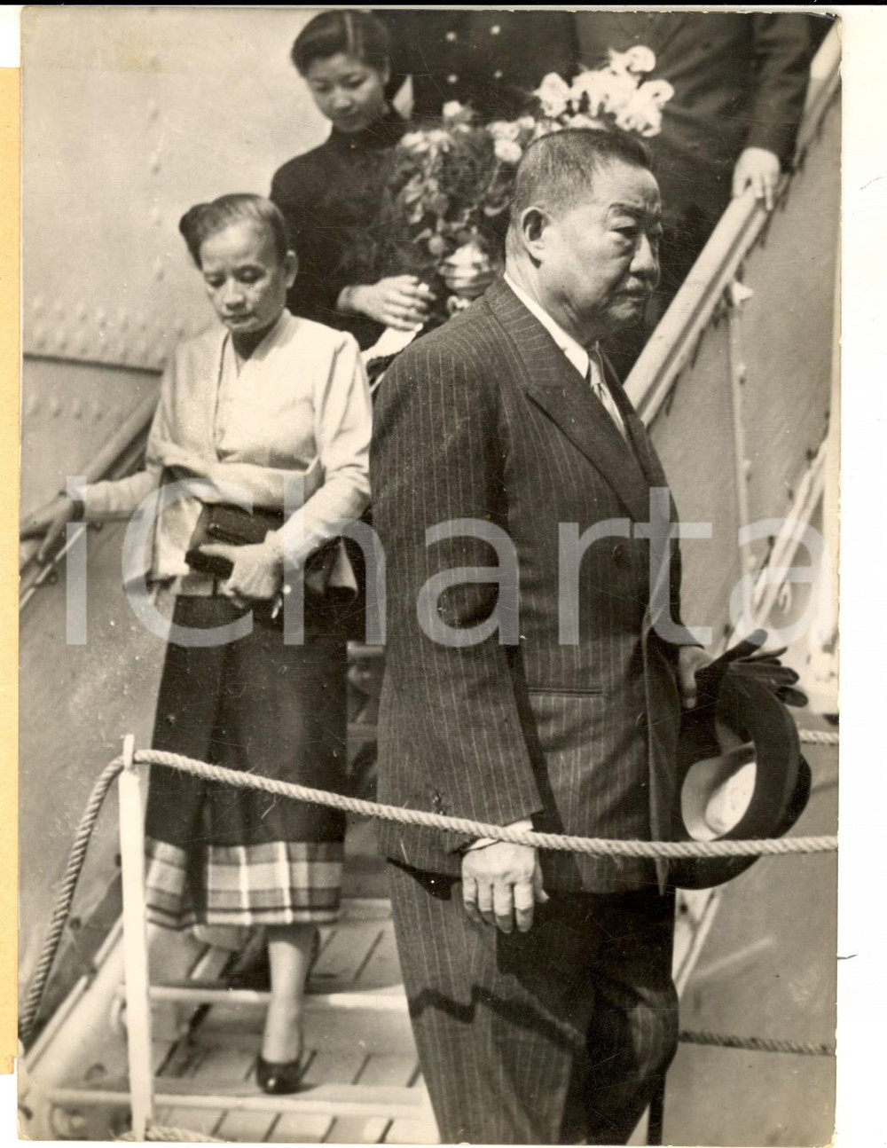 Fotografia d epoca originale 1953 MARSEILLE Re del Laos SISAVANG VONG sul battello La Marseillaise Photo 1