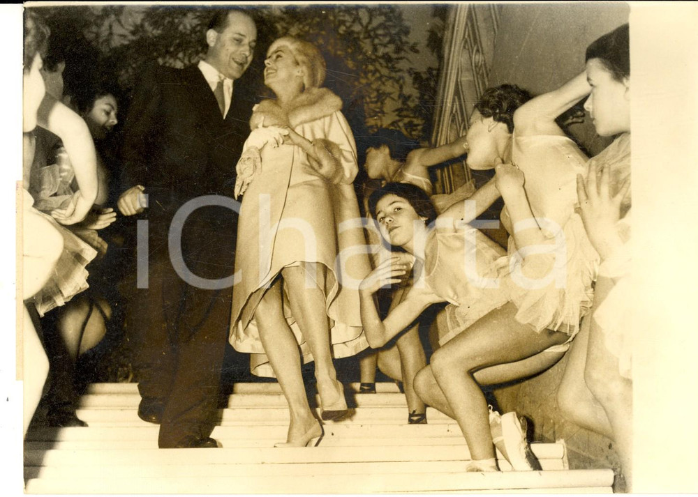 Fotografia d epoca originale 1961 CHAUVIGNY Mariage de Liane DAYDE avec son impresario Claude GIRAUD Photo 1