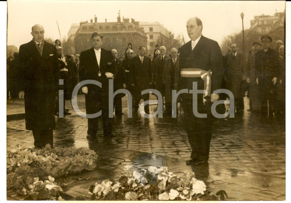 Fotografia d epoca originale 1956 PARIS JumÃ©lage ParisRome  Salvatore REBECCHINI Tombe du Soldat Inconnu 1