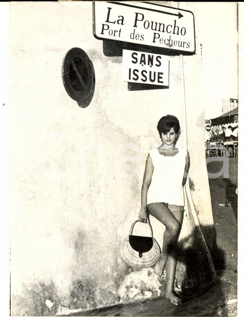 Fotografia d epoca originale 1961 SAINTTROPEZ Sylvia SORRENTE in attesa di girare Tarass Boulba Foto 1