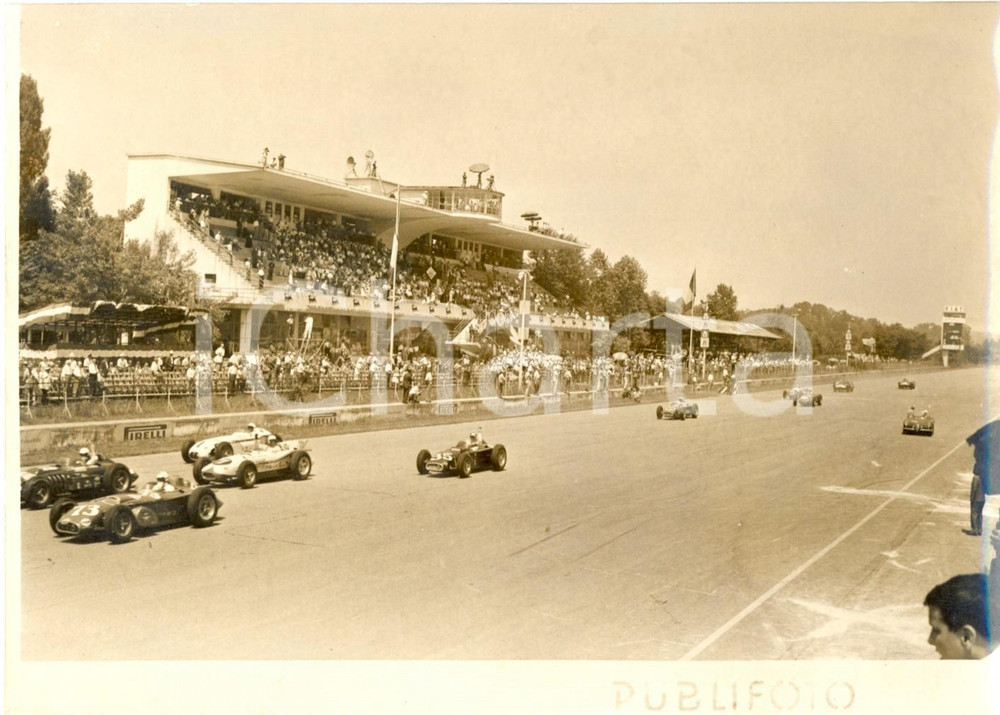 Fotografia d epoca originale 1957 MONZA 500 MIGLIA  AUTOMOBILISMO  Vetture in gara Foto 18x13 cm 1