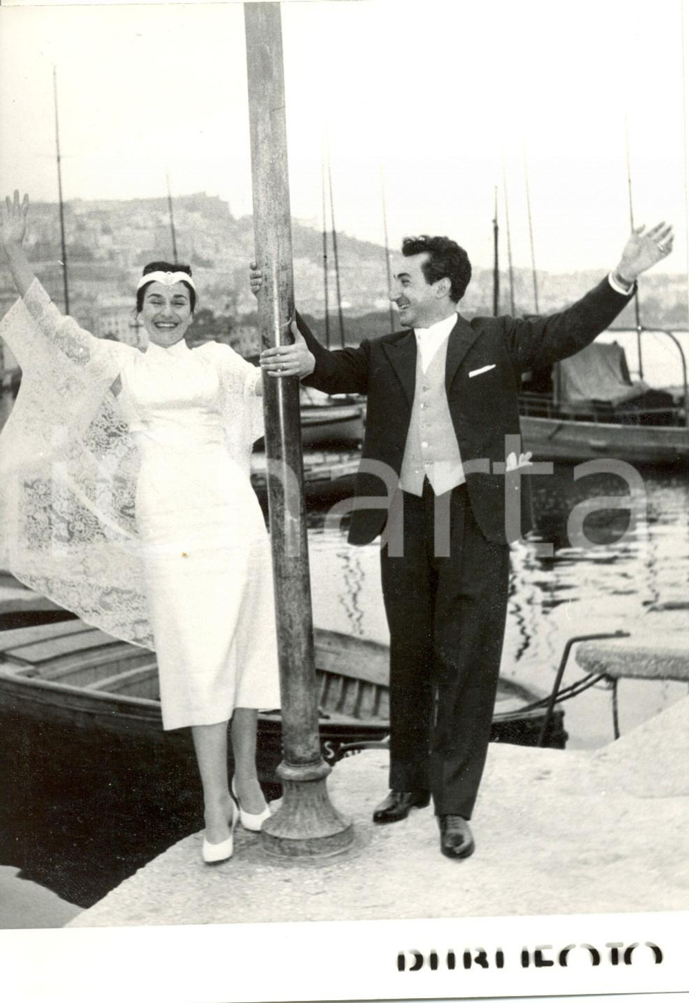Fotografia d epoca originale 1957 NAPOLI LUNGOMARE Nozze tra Tullio PANE e Tosca BORRI Foto 13x18 cm 1
