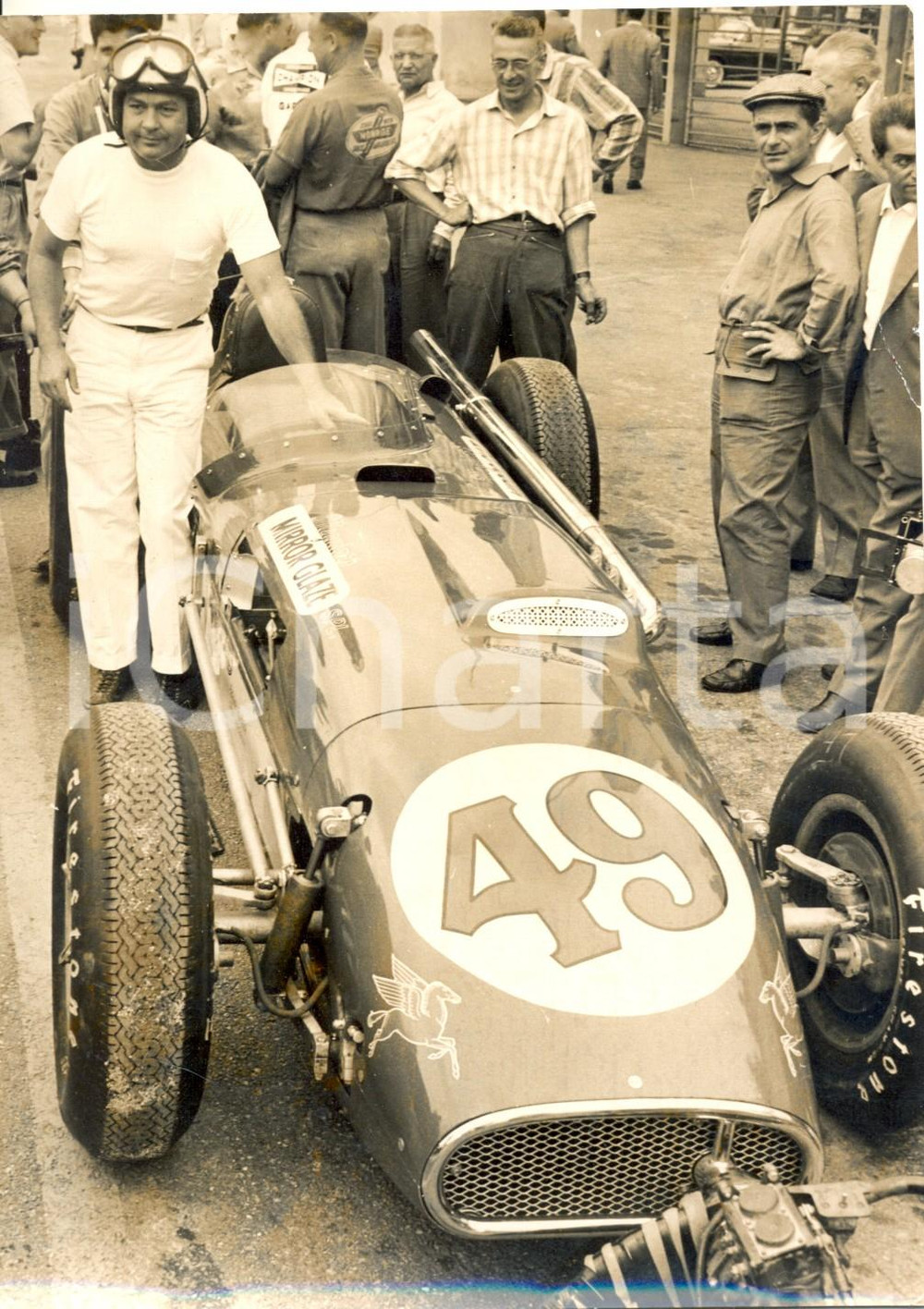 Fotografia d epoca originale 1957 MONZA  500 MIGLIA  La Meguiars Mirror Glaze n.49 durante le prove Foto 1