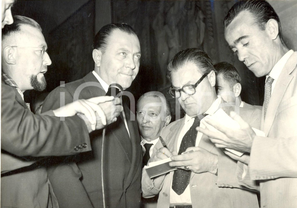 Fotografia d epoca originale 1953 ROMA Quirinale  Alfredo COVELLI durante le consultazioni Foto 18x13 1