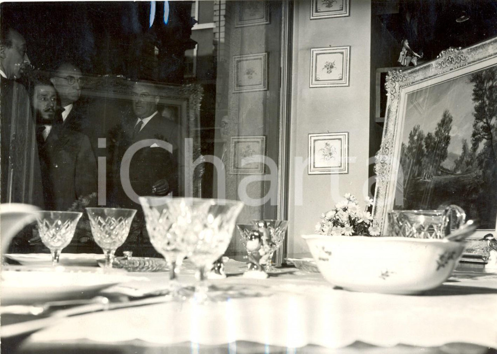 Fotografia d epoca originale 1953 TORINO Via Roma  Le autoritÃ  inaugurano la mostra Arte in Vetrina Foto 1