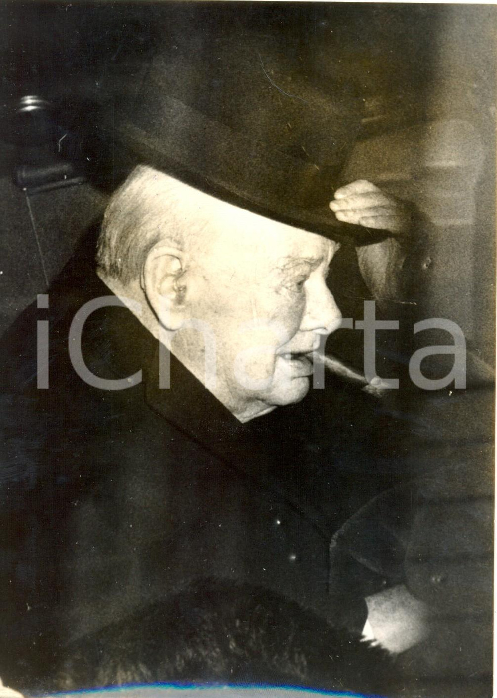 Fotografia d epoca originale 1962 LONDON Hyde Park Gate  Ritratto di Winston CHURCHILL Foto 13x18 cm 1