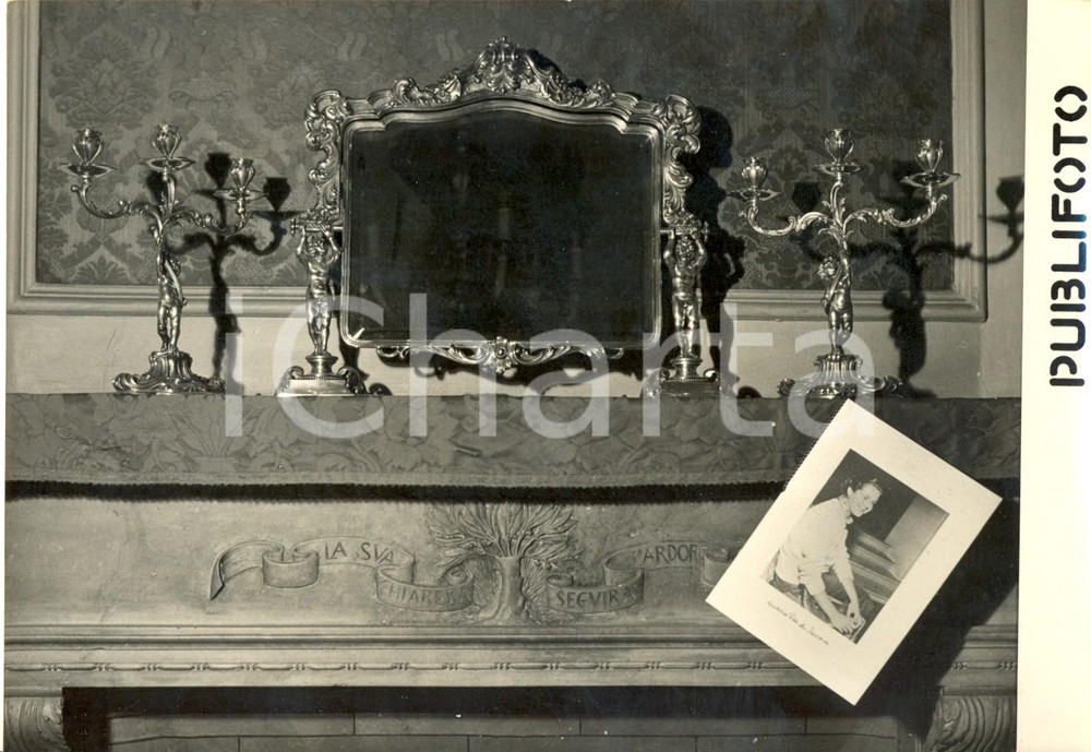 Fotografia d epoca originale 1955 ROMA Sede U.M.I. Servizio in argento regalo nozze di Maria Pia di Savoia 1