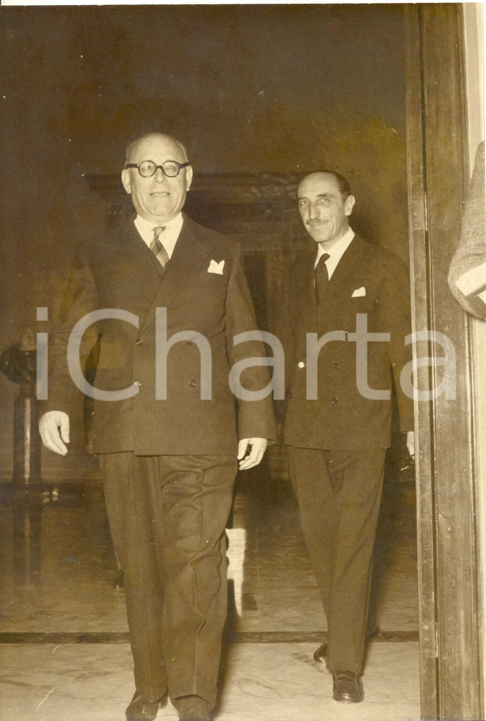 Fotografia d epoca originale 1957 ROMA  Crisi di Governo  Umberto TERRACINI arriva al Quirinale Foto 1