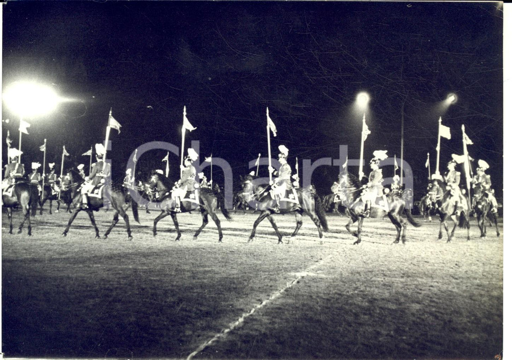 Fotografia d epoca originale 1959 PARIS FÃªte Mondiale du Cheval  Reprise Ã©questre Garde de Barcelone Photo 1
