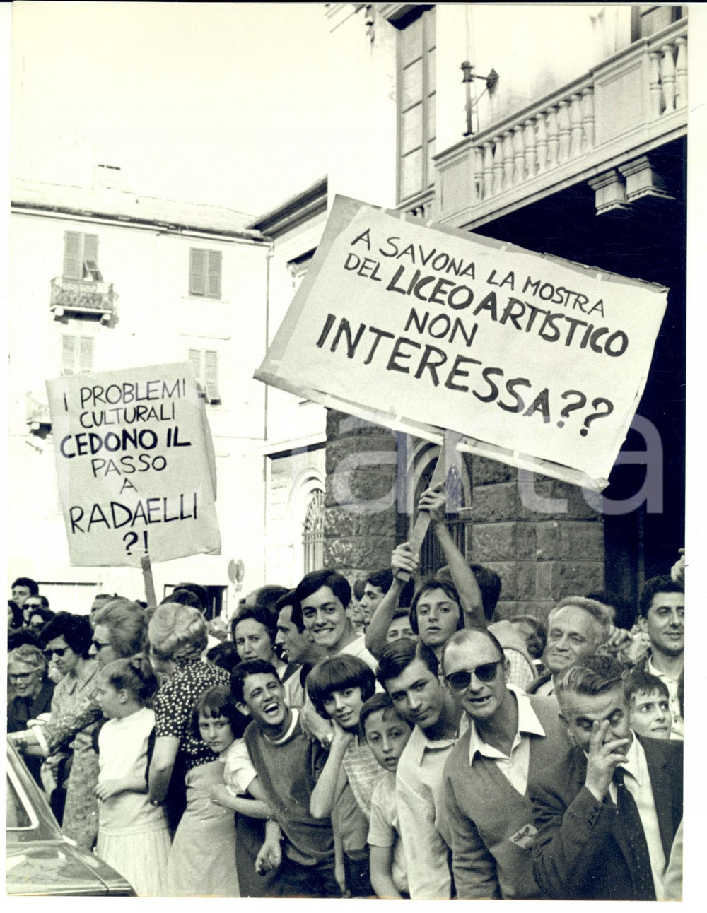 Fotografia d epoca originale 1968 SAVONA CANTAGIRO Contestazione di studenti e cittadini Foto 18x24 cm 1
