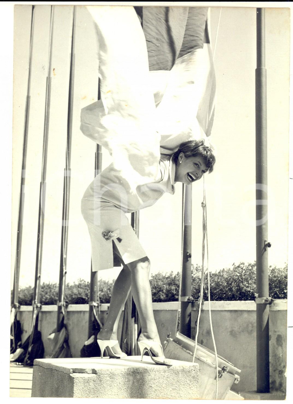 Fotografia d epoca originale 1958 VENEZIA Palazzo MOSTRA DEL CINEMA Nadja TILLER sul terrazzo Foto 13x18 1