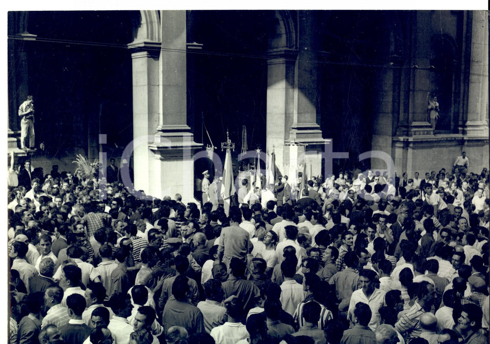 Fotografia d epoca originale 1960 GENOVA Manifestazione ex combattenti presso il Monumento ai Caduti Foto 1