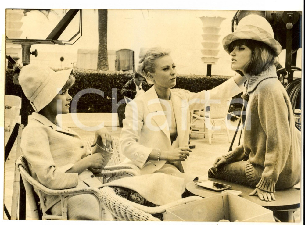 Fotografia d epoca originale 1962 PARIS Perrette PRADIER GisÃ¨le SANDRE MarieFrance PISIER Les jeunes filles 1