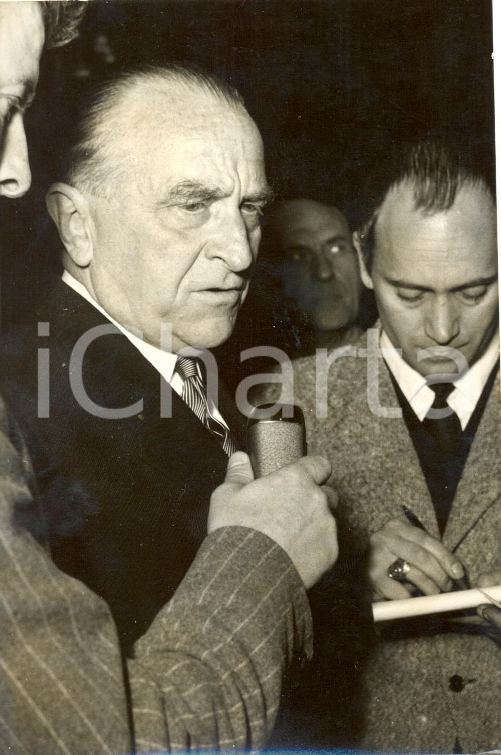 Fotografia d epoca originale 1957 ROMA  QUIRINALE Cesare MERZAGORA intervistato sui crisi Governo SEGNI Foto 1