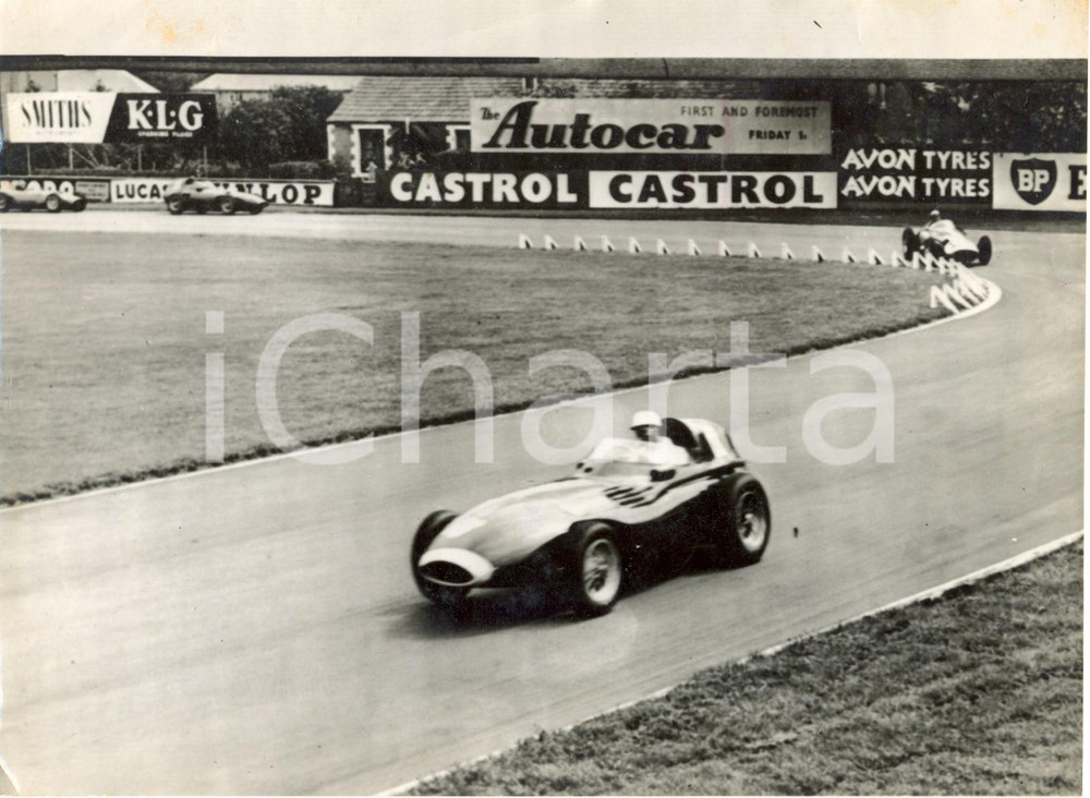 Fotografia d epoca originale 1957 G.P. AINTREE LIVERPOOL  Stirling MOSS wins on his Vanwall VW5 Photo 20x15 1