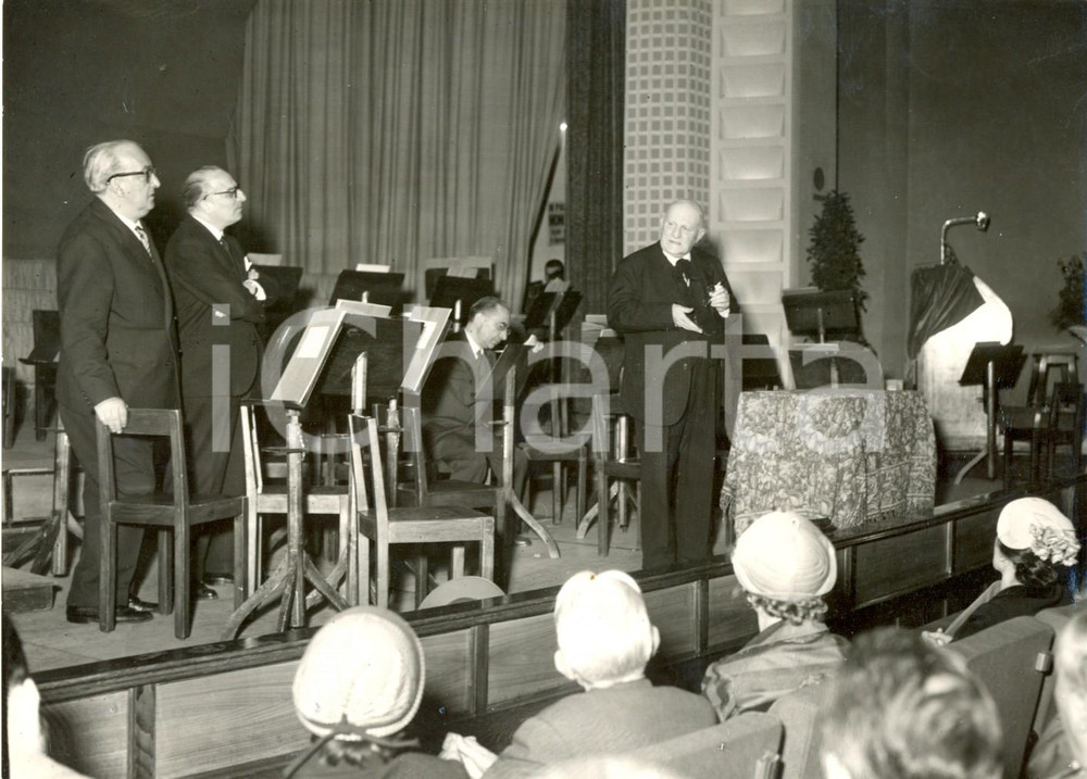 Fotografia d epoca originale 1953 MILANO  Orio VERGANI consegna Premio Fila a Manara VALGIMIGLI Foto 1