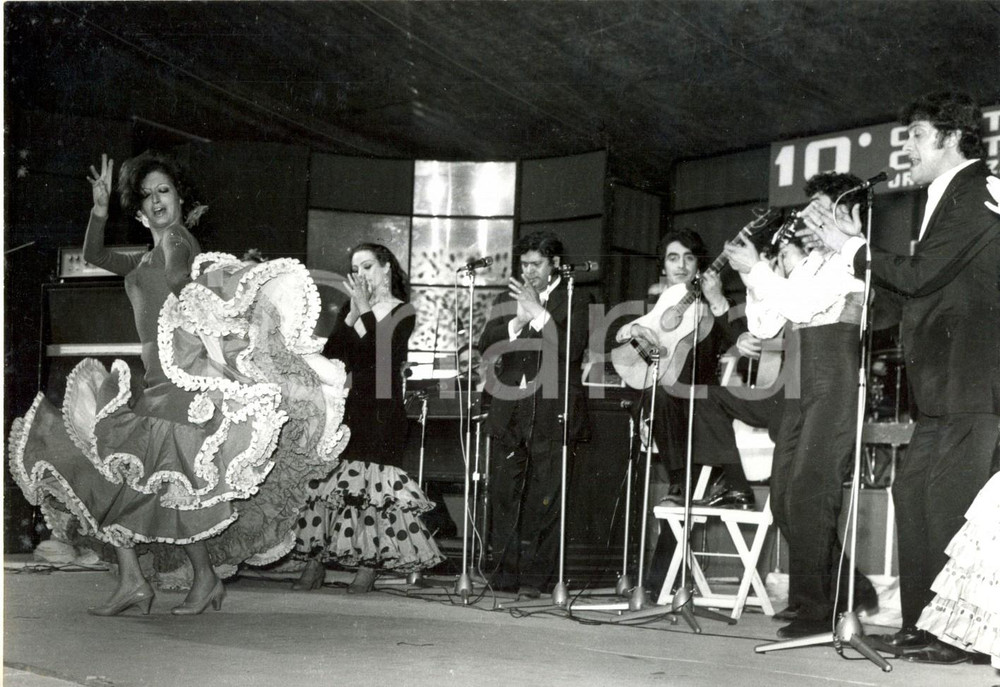 Fotografia d epoca originale 1971 MILANO  Spettacolo di flamenco sul palco del 10Â° CANTAGIRO Foto 18x13 cm 1