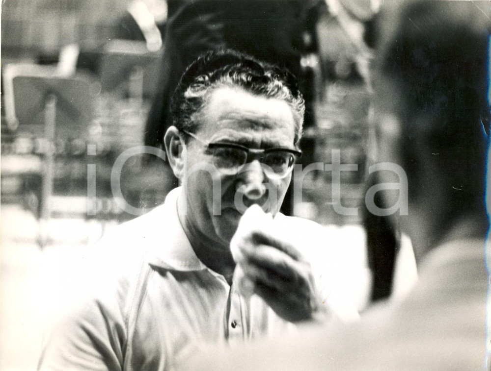 Fotografia d epoca originale 1962 MILANO Alfredo ANTONINI durante una cena al ristorante LA TAMPA Foto 1