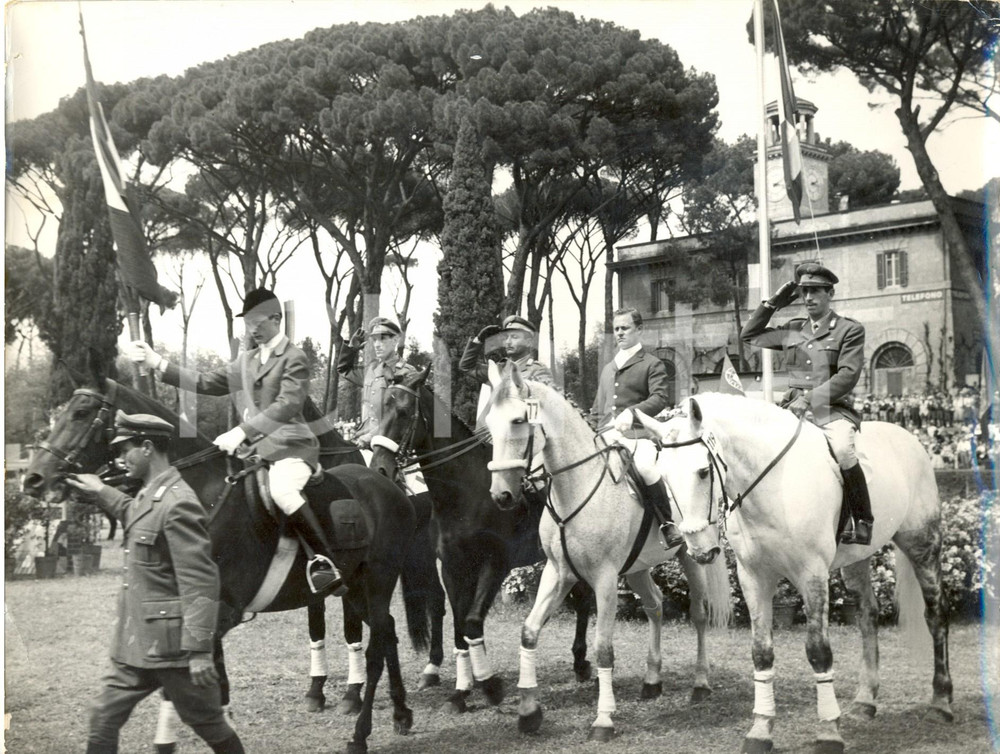 Fotografia d epoca originale 1959 28Â° CONCORSO IPPICO DI ROMA  Coppa delle Nazioni  Squadra italiana 1