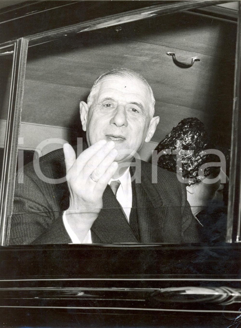 Fotografia d epoca originale 1960 LONDON Buckingham Palace  Charles DE GAULLE waving hand Photo 15x20 cm 1