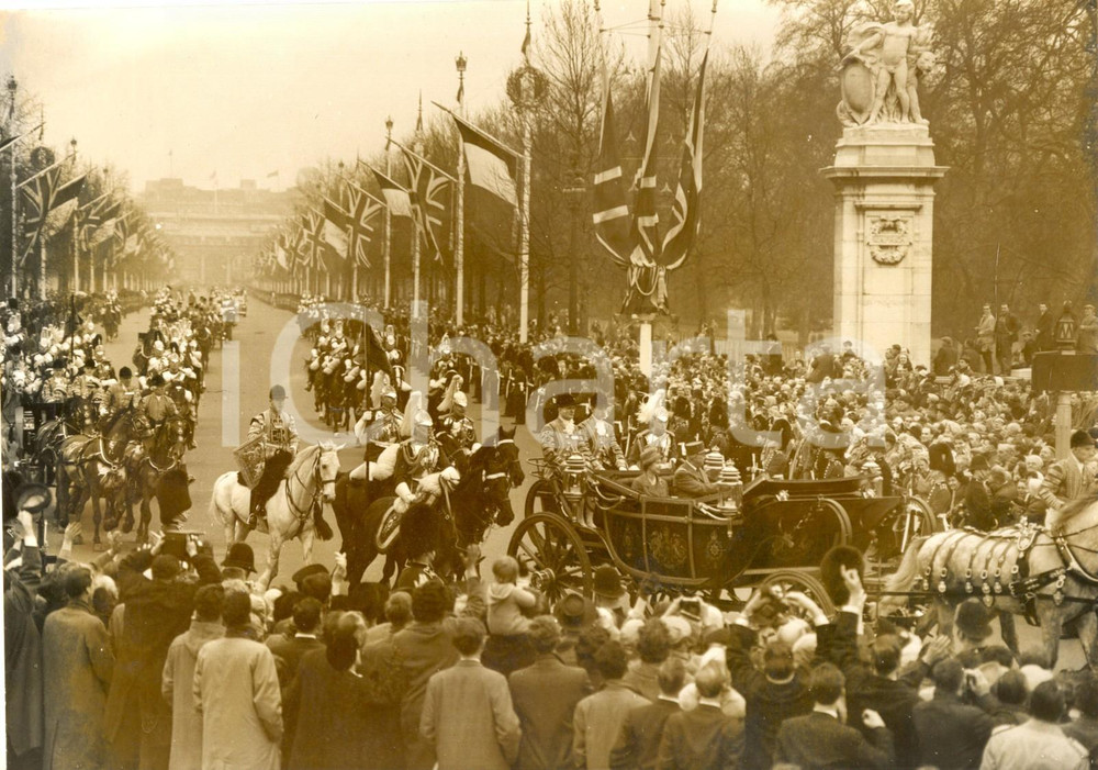 Fotografia d epoca originale 1960 LONDON Buckingham Palace  Queen Elizabeth and Charles DE GAULLE  Photo 1