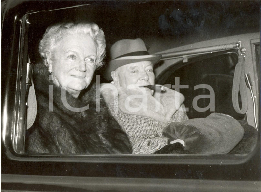 Fotografia d epoca originale 1960 LONDON Hyde Park Gate  Winston CHURCHILL smoking cigar in the car Photo 1