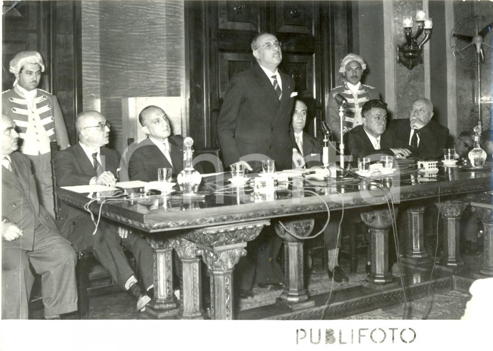 Fotografia d epoca originale 1953 BARI  Congresso italoarabo  Discorso inaugurale Francesco DOMINEDO 1