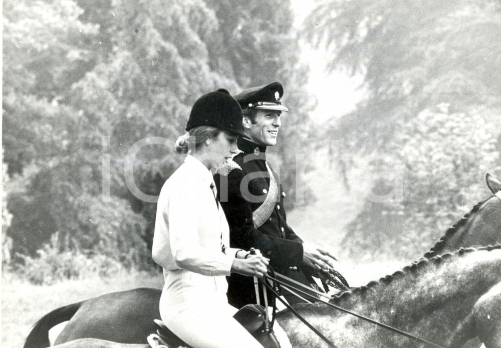 Fotografia d epoca originale 1973 UK  Anna d Inghilterra con il fidanzato Mark PHILLIPS Foto 18x13 cm 1