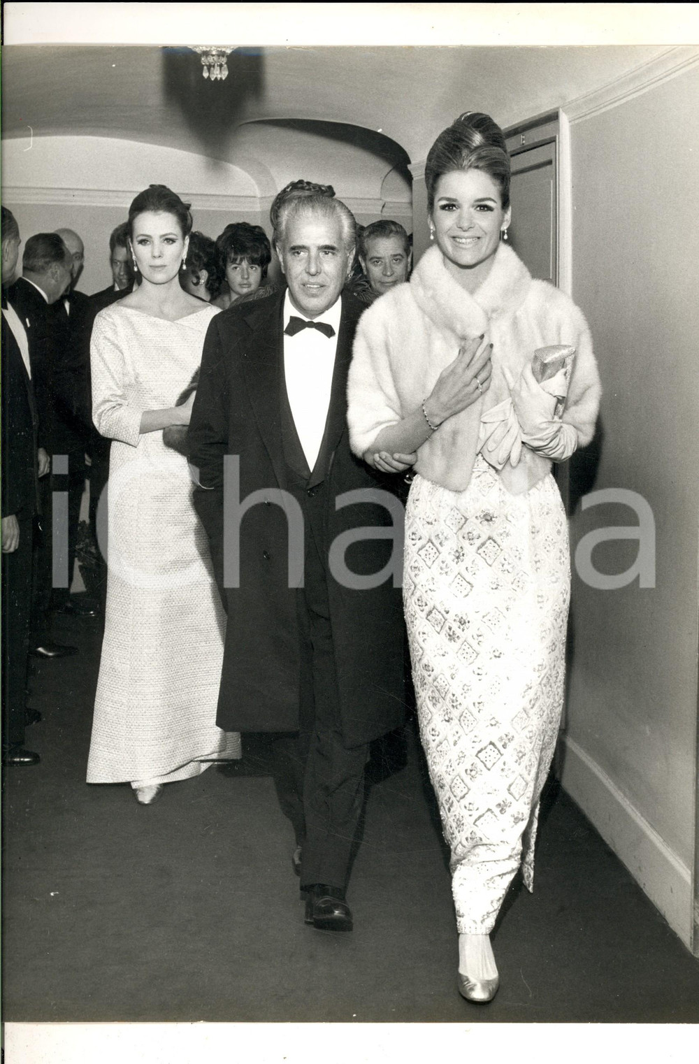 Fotografia d epoca originale 1965 MILANO TEATRO ALLA SCALA Gemma ALEXANDER alla prima  Foto 22x30 cm 1