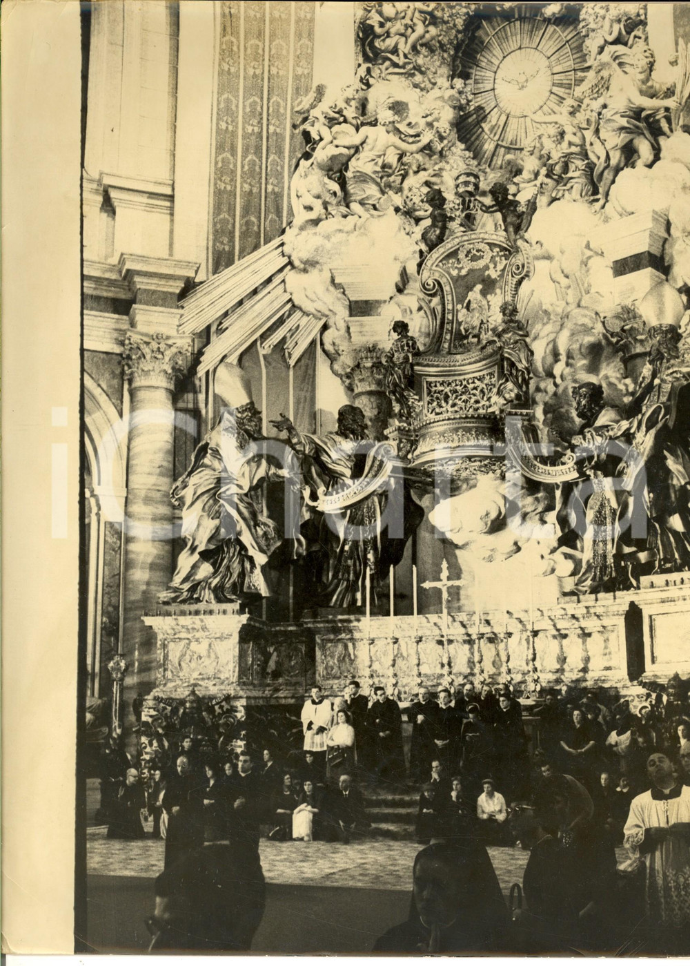 Fotografia d epoca originale 1962 ROMA CONCILIO VATICANO II Sacerdoti nella basilica di SAN PIETRO  Foto 1