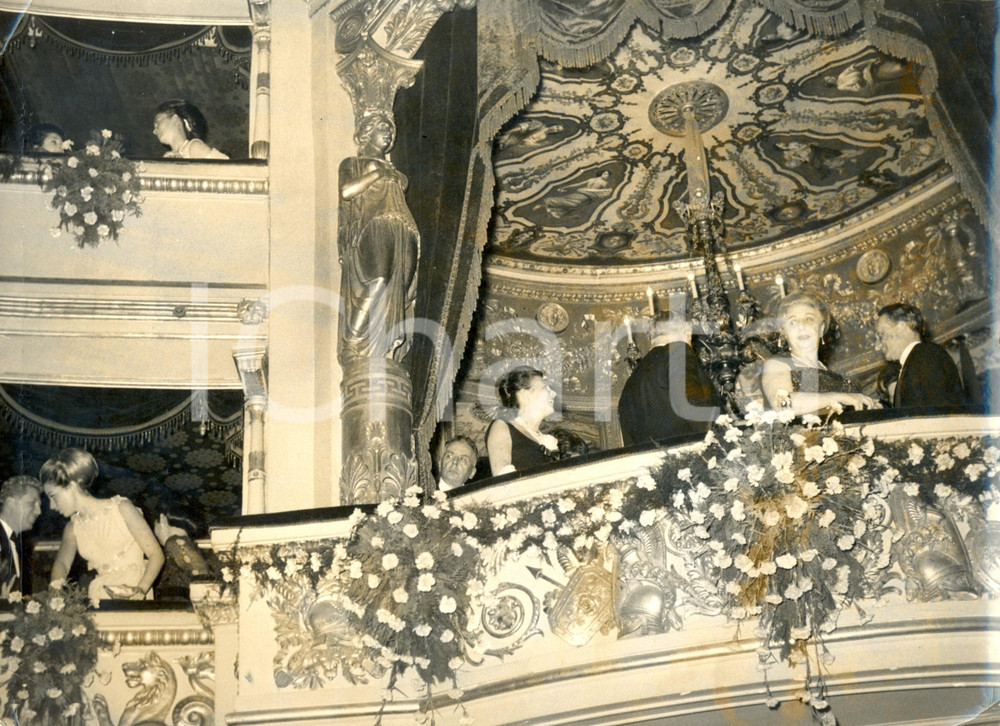 Fotografia d epoca originale 1964 MILANO TEATRO ALLA SCALA  Turandot Il palco reale  Foto 30x22 cm 1