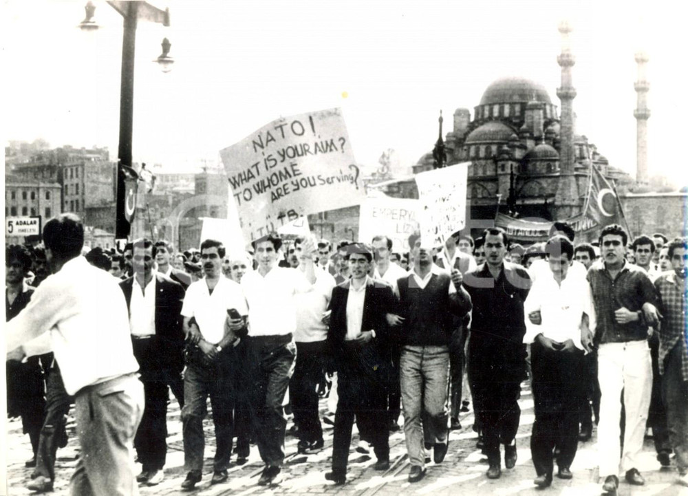 Fotografia d epoca originale 1964 ANKARA  Questione di Cipro  Contestazione turca contro politica NATO 1