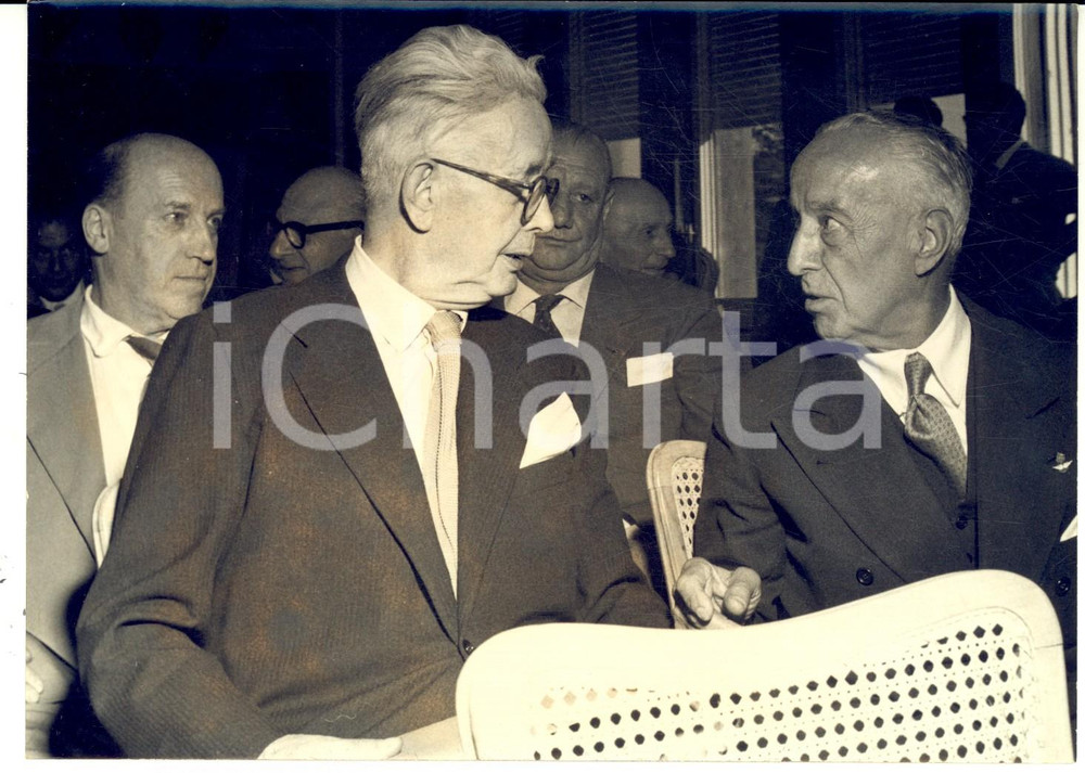 Fotografia d epoca originale 1957 SAINTVINCENT Congresso automobilismo  Alessandro CAGNO e Antonio MORIONDO 1