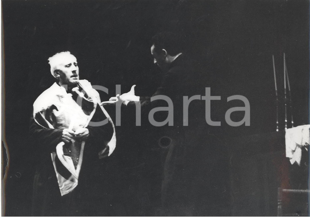Fotografia d epoca originale 1965 GENOVA TEATRO L inquisizione di Diego FABBRI  Attori in scena Foto 1