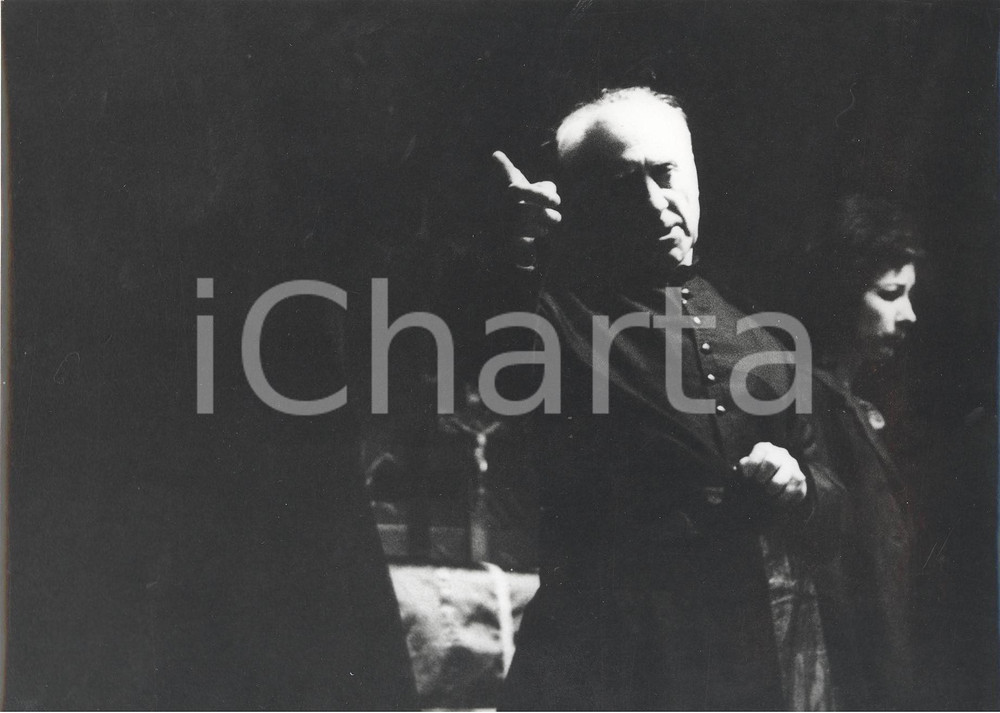 Fotografia d epoca originale 1965 GENOVA  L inquisizione di Diego FABBRI  La predica del sacerdote Foto 1