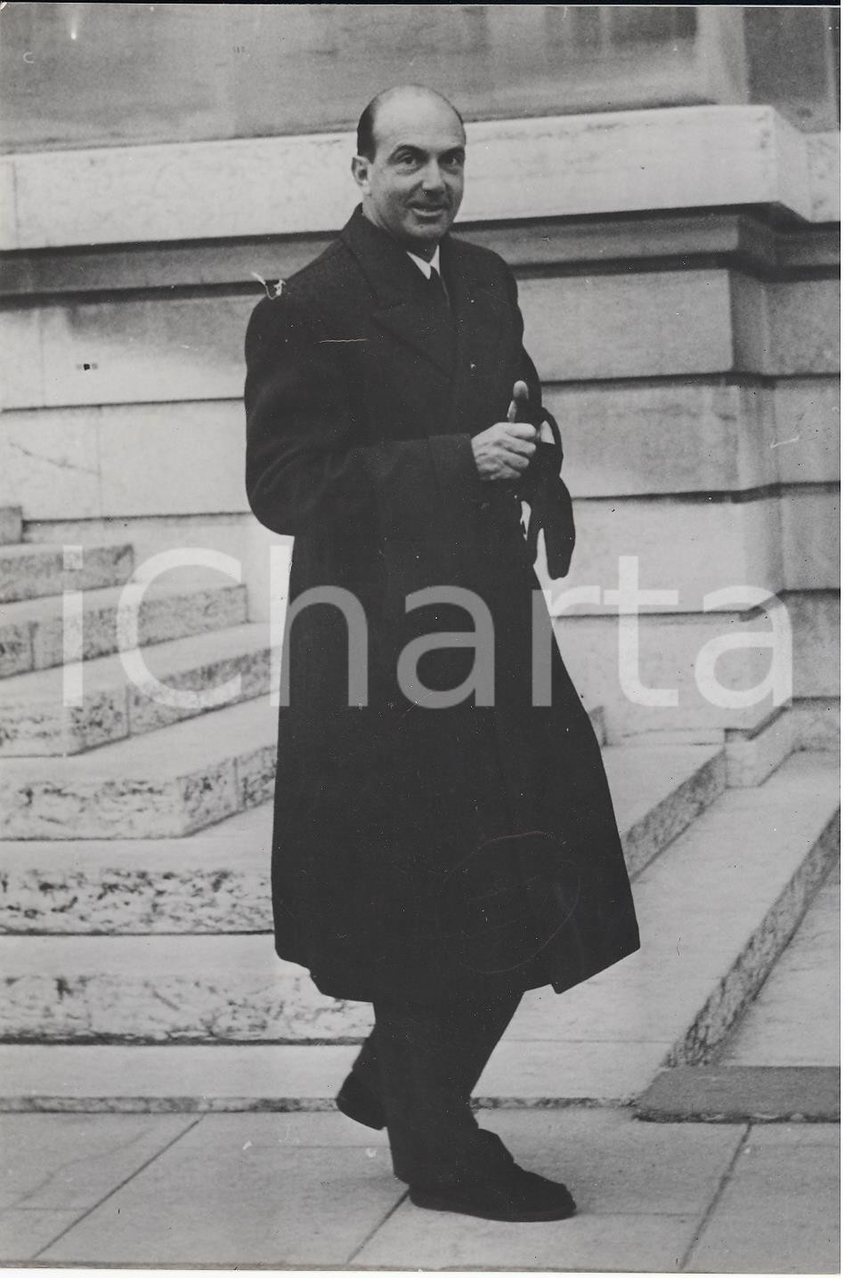 Fotografia d epoca originale 1954 PORTOGALLO ? Ritratto dell ex re d Italia Umberto II Foto 13x18 cm 1