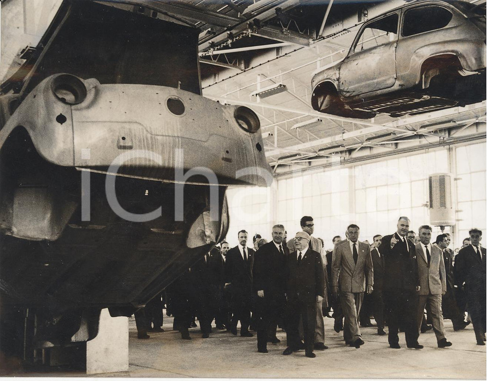 Fotografia d epoca originale 1962 KRAGUJEVAC Giovanni AGNELLI all inaugurazione della fabbrica Crvena Zastava 1