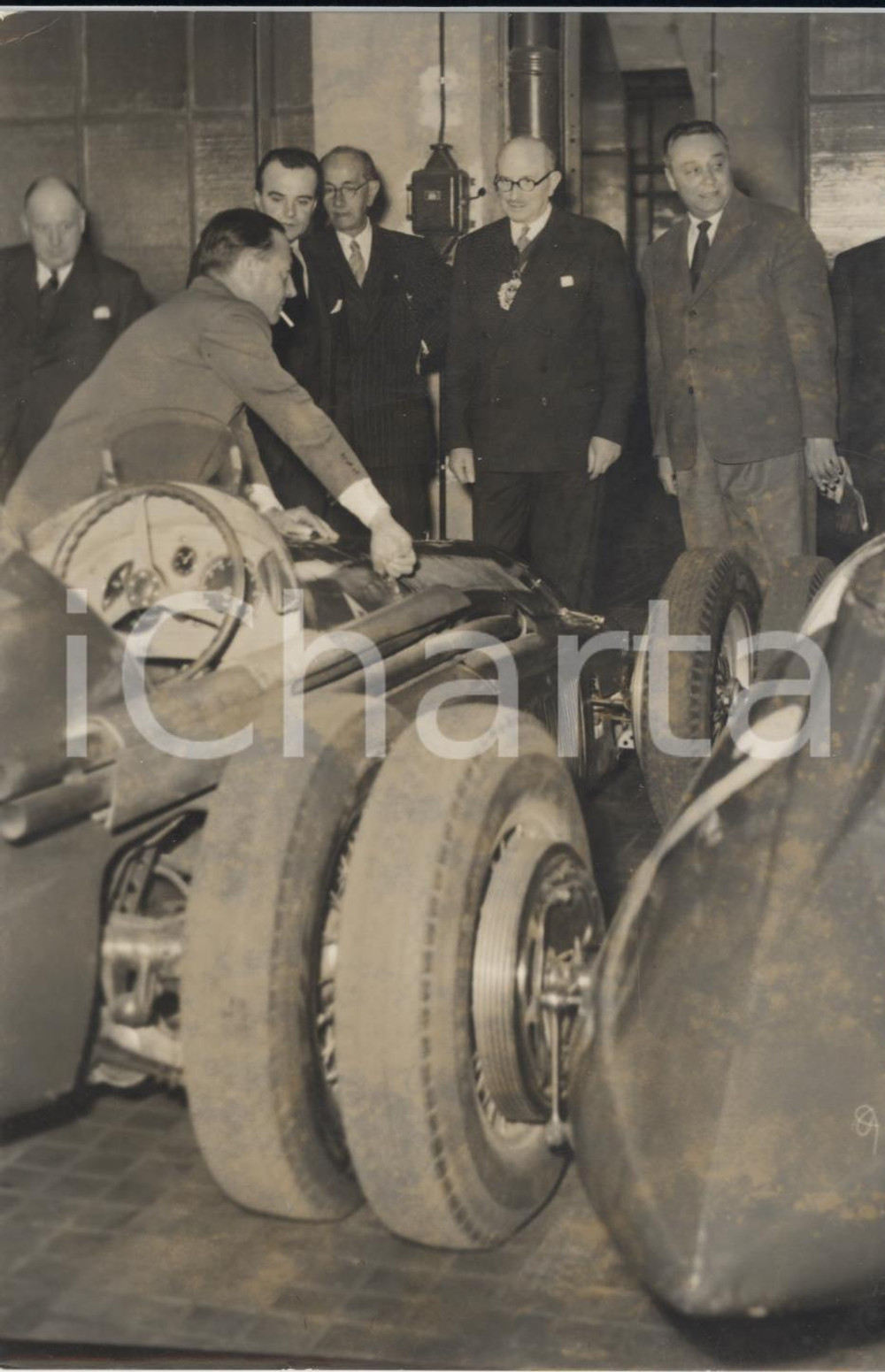 Fotografia d epoca originale 1957 MILANO  Lord Mayor sir Cullum WELCH visita ALFA ROMEO Foto DANNEGGIATA 1