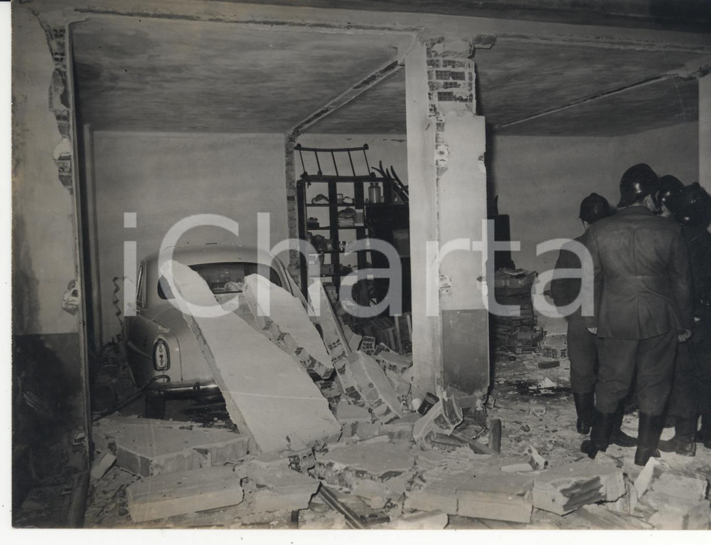 Fotografia d epoca originale 1959 TORINO Via Carlo Vidua  Crollo autorimessa per  scoppio di una bombola 1