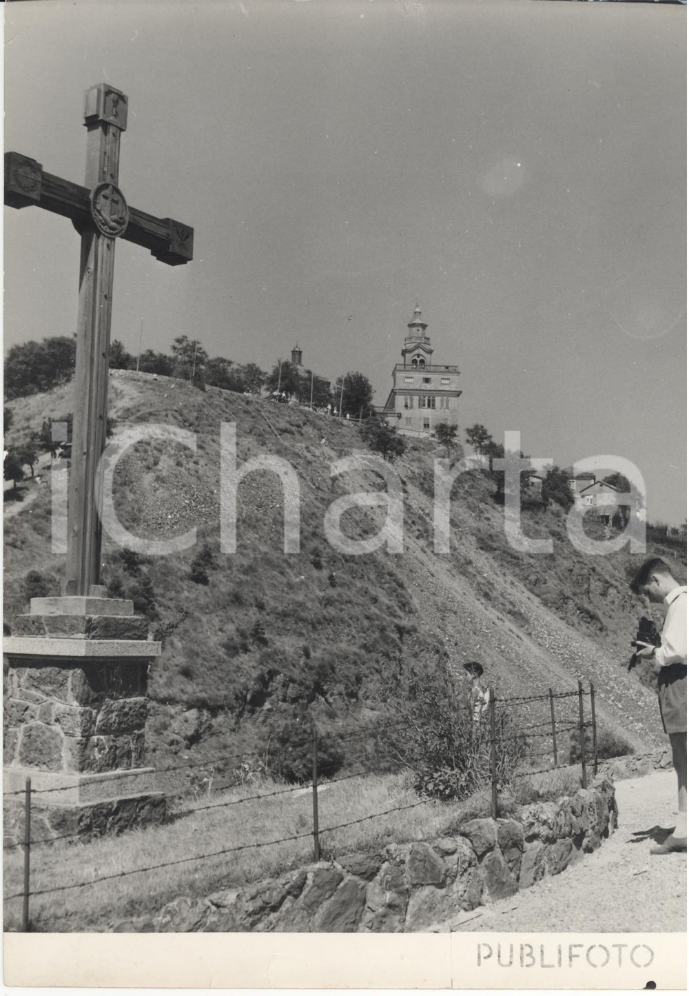 Fotografia d epoca originale 1953 CERANESI Bambini presso il santuario di NOSTRA SIGNORA DELLA GUARDIA Foto 1