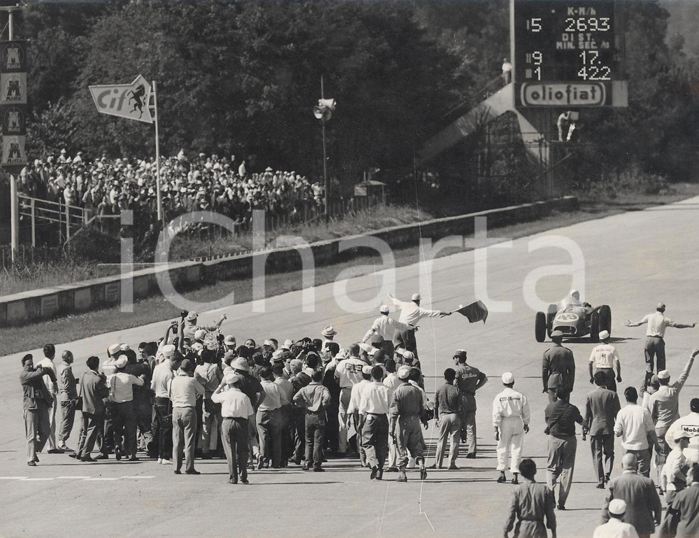 Fotografia d epoca originale 1958 500 MIGLIA DI MONZA Jim RATHMANN vince su Epperly Indy Roadster Foto 18x13 1