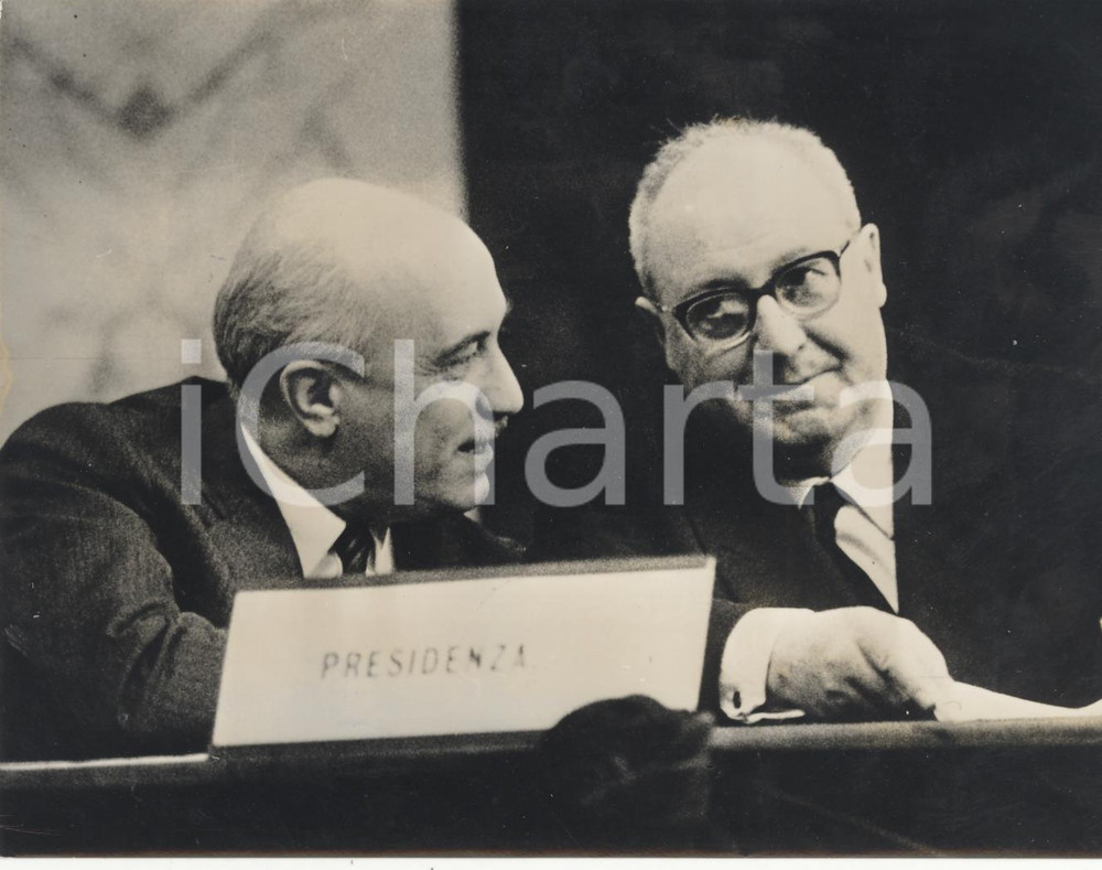 Fotografia d epoca originale 1962 ROMA  Congresso PSDI  Amintore FANFANI Giuseppe SARAGAT Foto 18x13 1